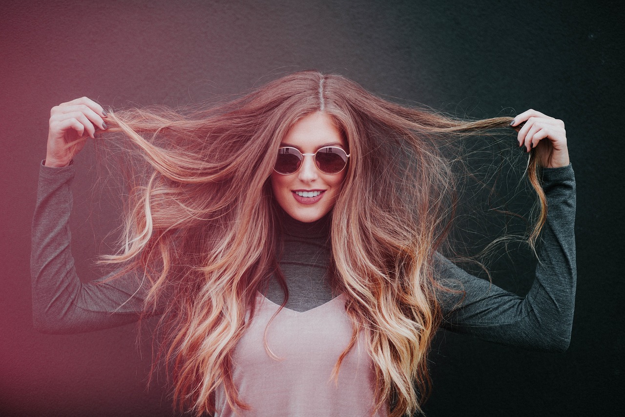 10 prostych sposobów na poprawienie koloru włosów